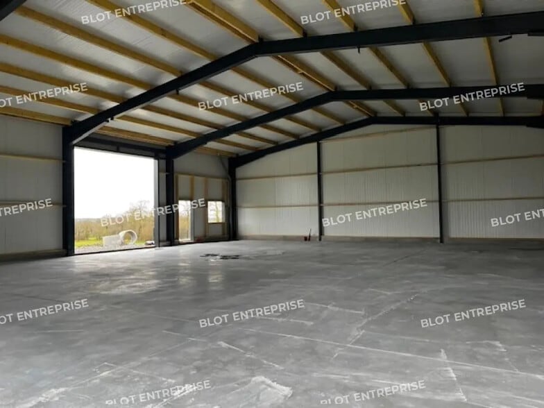 Local d’activités dans Plédran à louer - Photo de l’immeuble – Image 3 sur 10