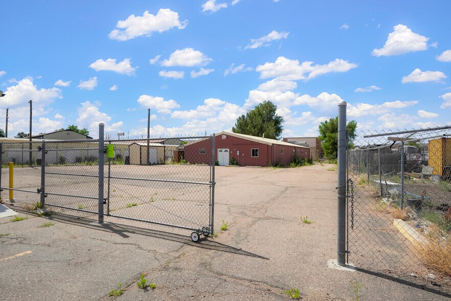 110 W Walnut St, Brighton, CO à louer - Photo de l’immeuble – Image 2 sur 22