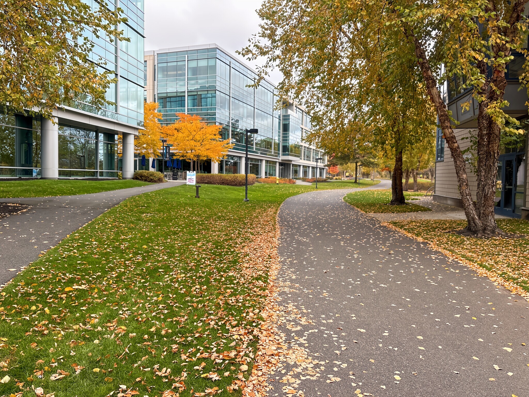 200 Rivers Edge Dr, Medford, MA à louer Photo de l’immeuble– Image 1 sur 18