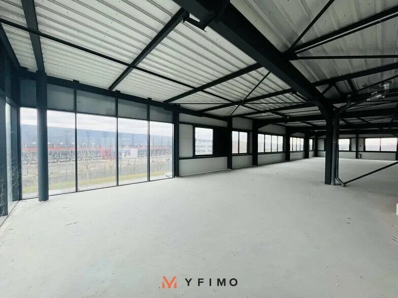 Bureau dans Chanteloup-les-Vignes à louer - Photo intérieure – Image 3 sur 5