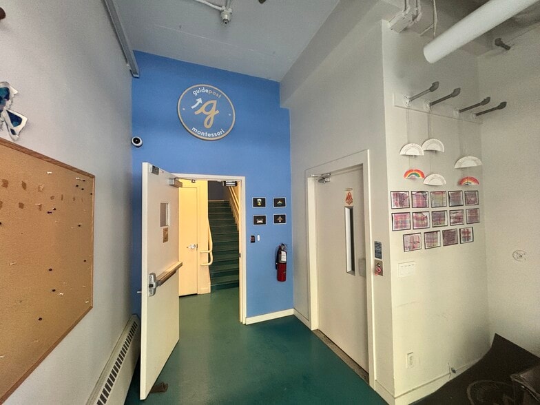 310 E Houston St, New York, NY à louer - Photo intérieure – Image 3 sur 21