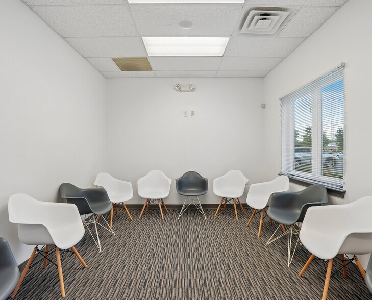1900 Mt. Holly Rd, Burlington, NJ à louer - Hall d’entrée – Image 3 sur 10