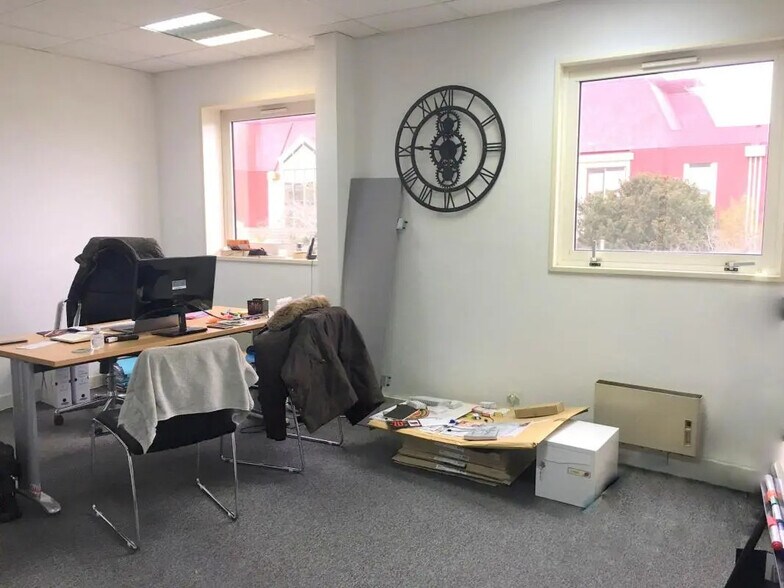 Bureau dans Croissy-sur-Seine à louer - Photo de l’immeuble – Image 3 sur 5