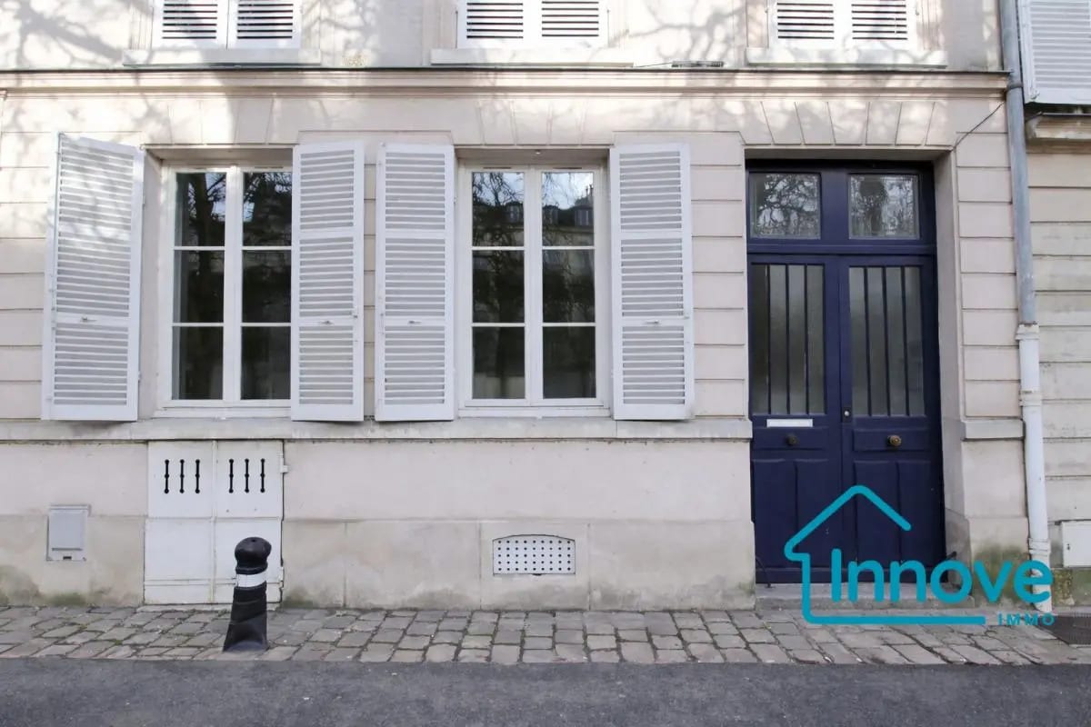 Local d’activités dans Versailles à louer Photo de l’immeuble– Image 1 sur 10