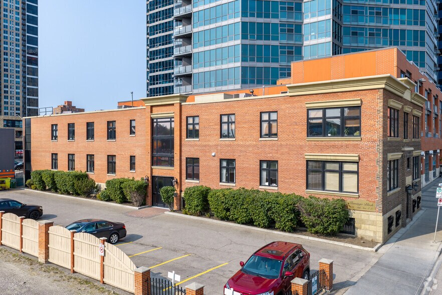229 11th Ave SE, Calgary, AB à louer - Photo de l’immeuble – Image 2 sur 4
