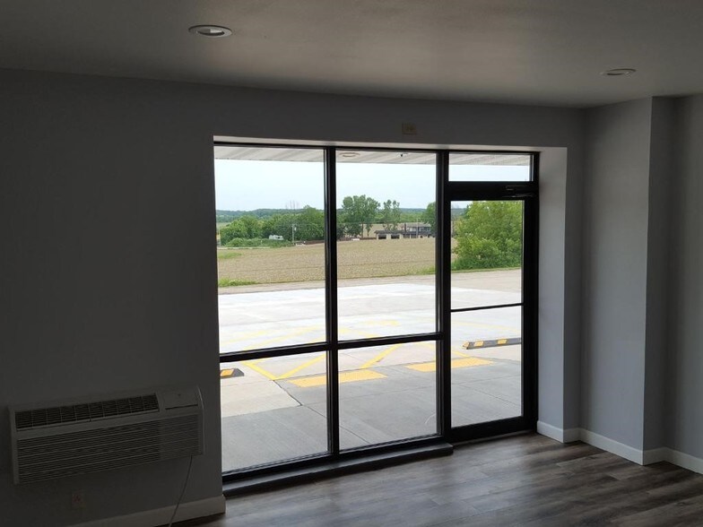 1185 US Highway 14, Oregon, WI à louer - Photo de l’immeuble – Image 3 sur 9