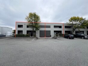 2421-2431 Canoe Ave, Coquitlam, BC à louer Photo de l’immeuble– Image 1 sur 1