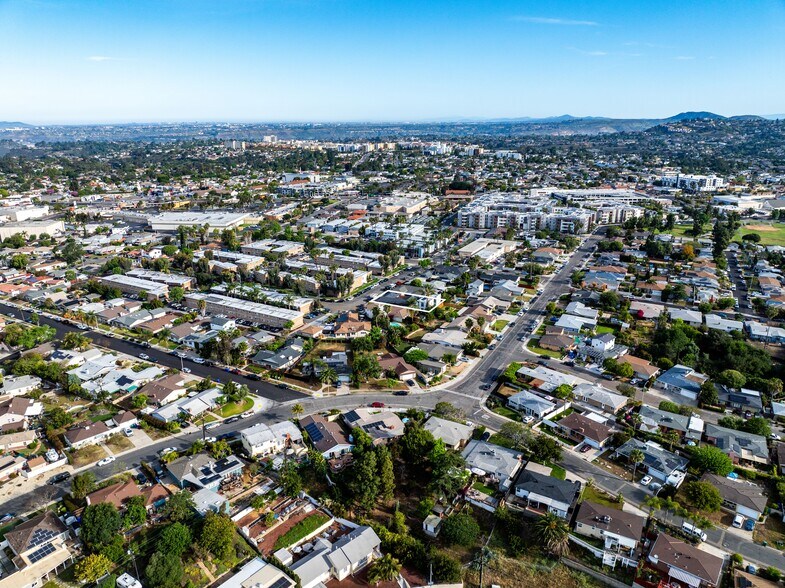 4527 63rd St, San Diego, CA à vendre - Photo de l’immeuble – Image 2 sur 44