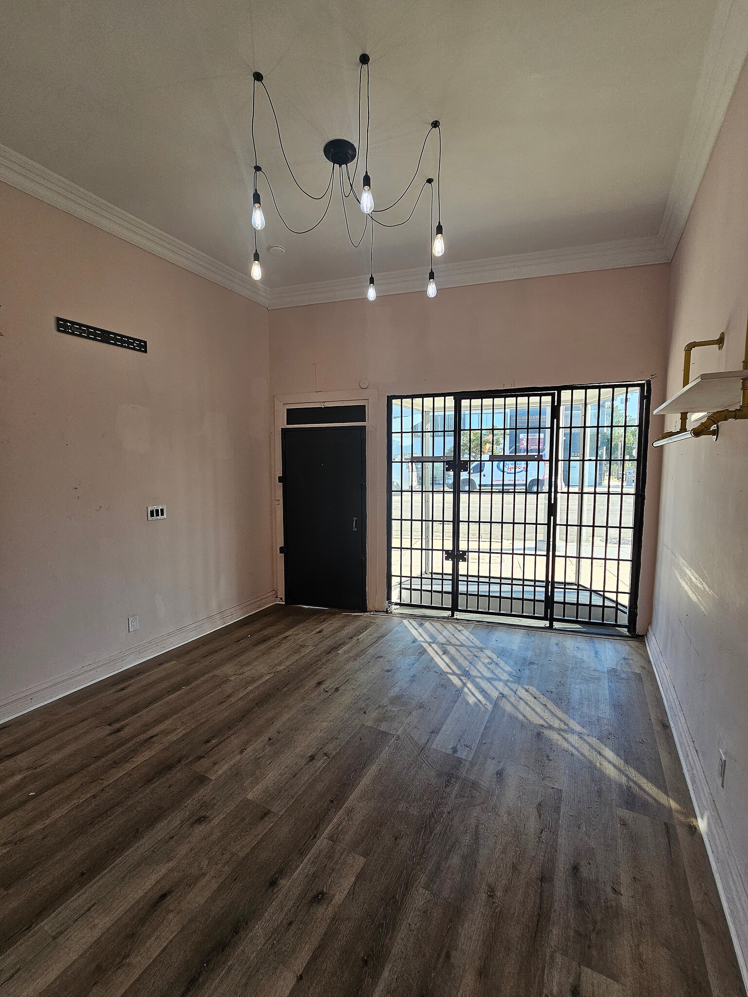5275-5287 W Pico Blvd, Los Angeles, CA à louer Photo intérieure– Image 1 sur 22