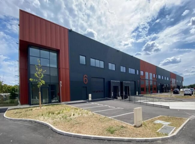 Plus de détails pour 12 Rue De L'Equerre, SAINT-OUEN-L'AUMONE - Bureau, Local d'activités à louer