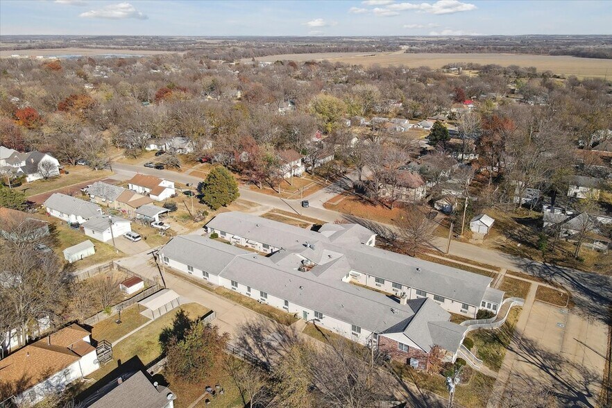 621 S 2nd St, Independence, KS à vendre - Photo de l’immeuble – Image 3 sur 27