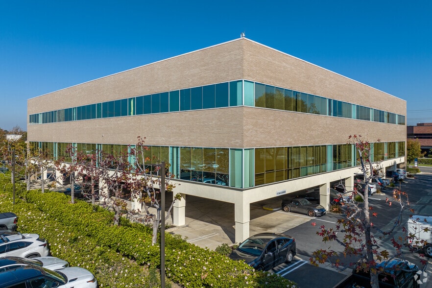 43 Corporate Park, Irvine, CA à louer - Photo de l’immeuble – Image 2 sur 18