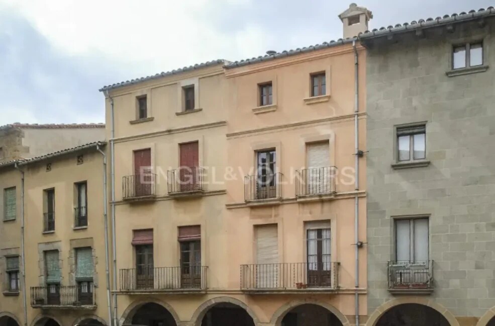 Immeuble residentiel dans Calaf, Barcelona à vendre Photo intérieure– Image 1 sur 12