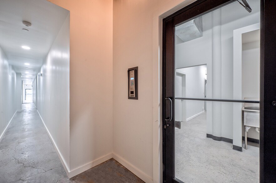 8808 Rockaway Beach Blvd, Rockaway Beach, NY à louer - Photo intérieure – Image 3 sur 16