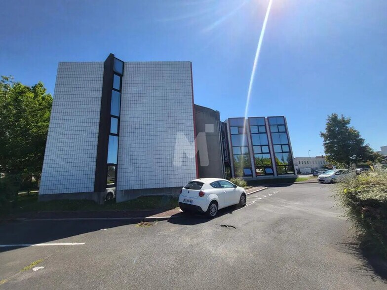 Bureau dans Saint-Michel-sur-Orge à louer - Photo de l’immeuble – Image 2 sur 8