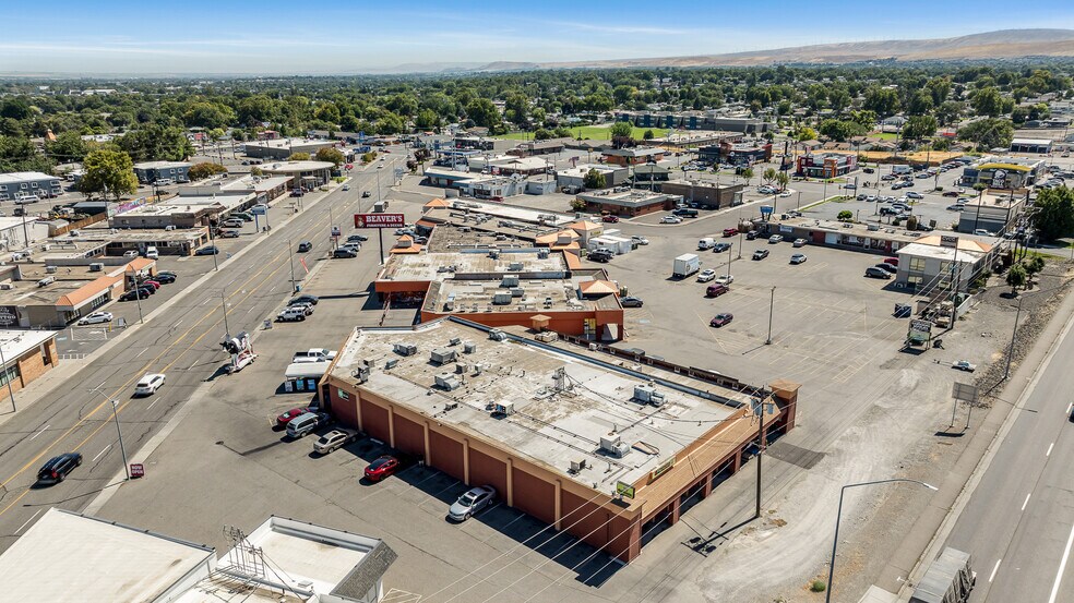 135 Vista Way, Kennewick, WA à vendre - Photo principale – Image 1 sur 1