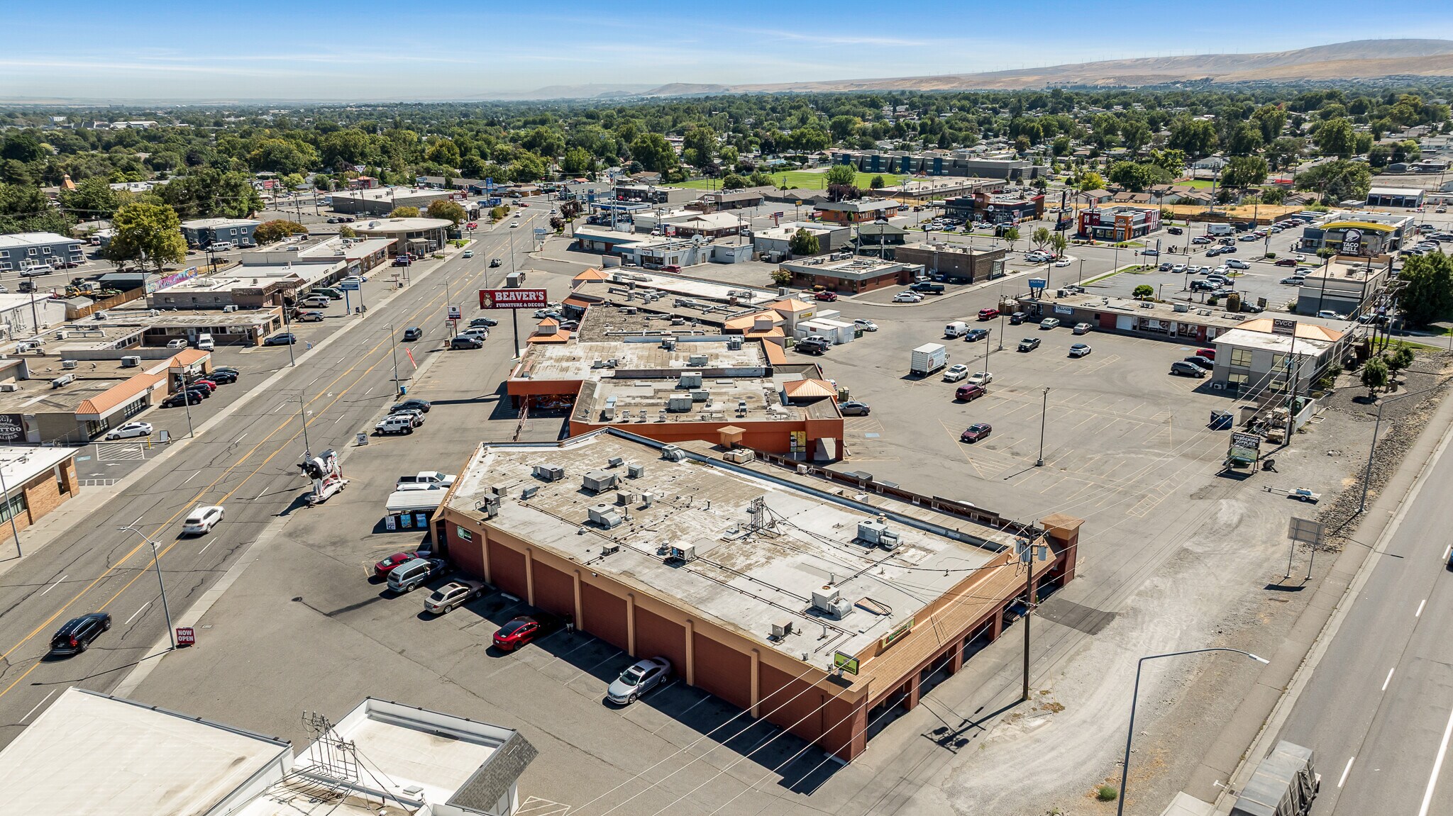 135 Vista Way, Kennewick, WA à vendre Photo principale– Image 1 sur 2