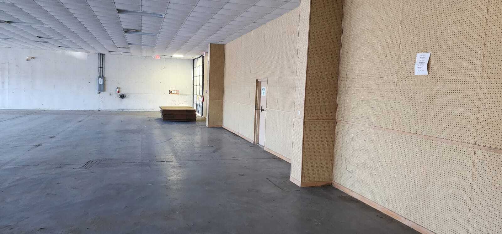 7006-7010 Ridge Rd, Port Richey, FL à louer Photo intérieure– Image 1 sur 11