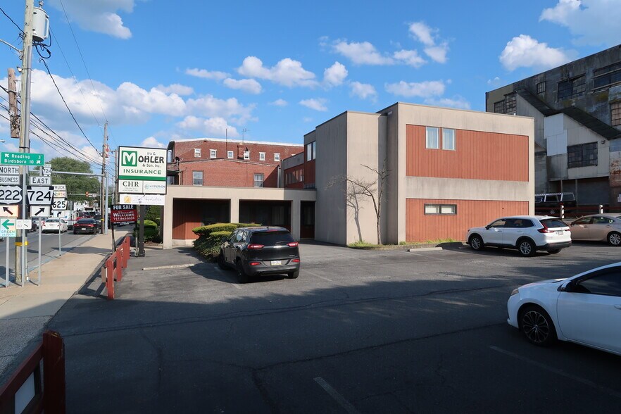 20 W Lancaster Ave, Shillington, PA à louer - Photo de l’immeuble – Image 3 sur 25