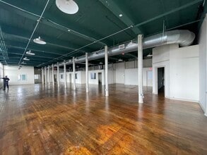 90 Bridge St, Westbrook, ME à louer Photo intérieure– Image 2 sur 2