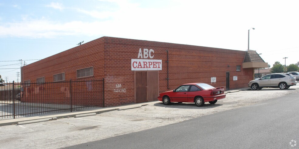 588-592 Azusa Ave, Covina, CA à louer - Photo de l’immeuble – Image 2 sur 2