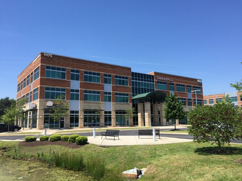 4475 Regency Pl, White Plains, MD à louer - Photo de l’immeuble – Image 1 sur 4