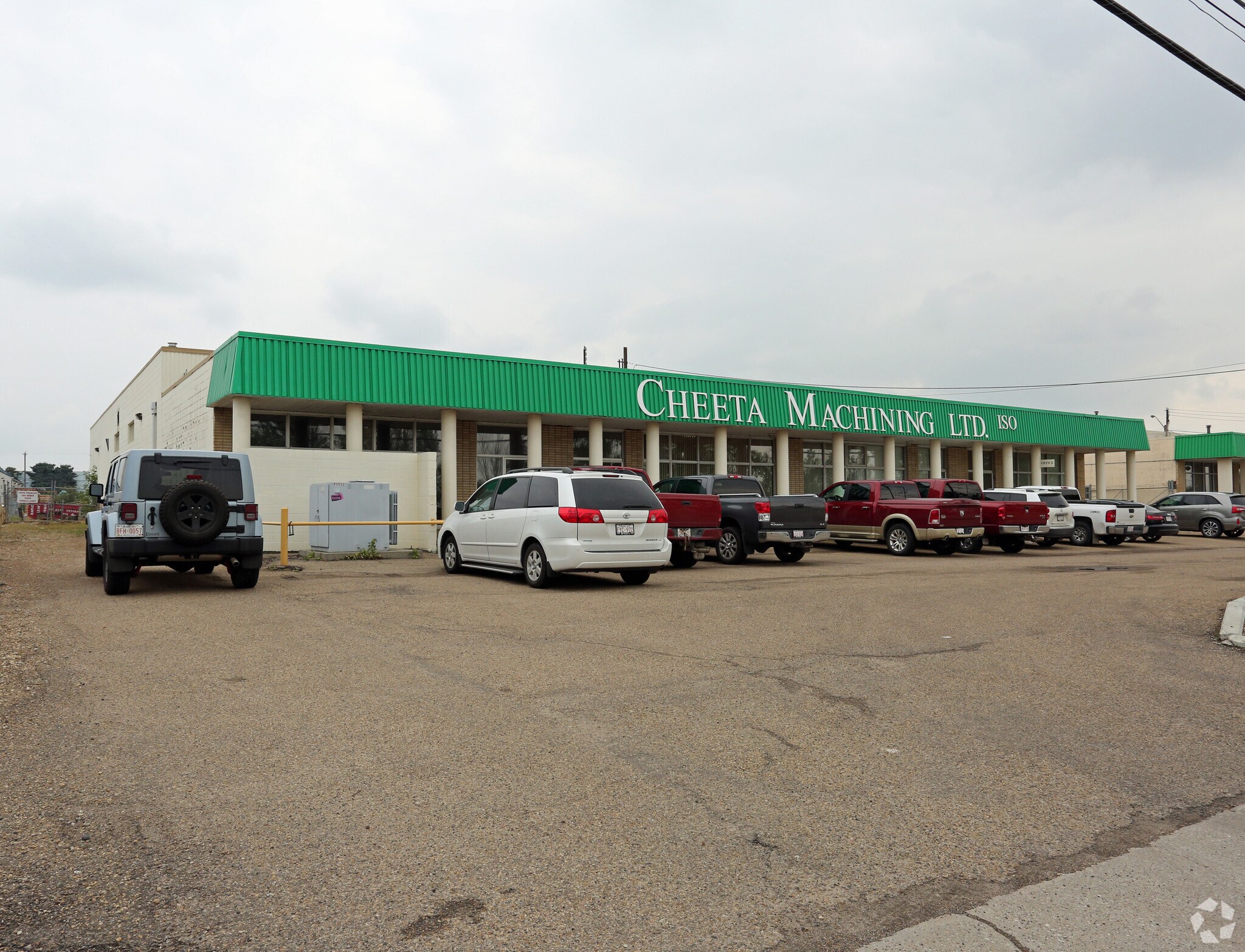 8019-8025 Wagner Rd NW, Edmonton, AB à louer Photo principale– Image 1 sur 4