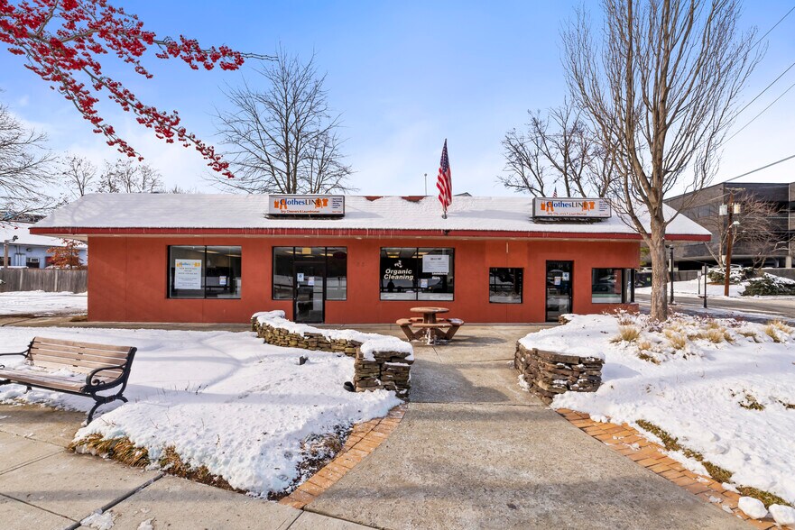 55 Kinderkamack Rd, River Edge, NJ à louer - Photo de l’immeuble – Image 2 sur 31