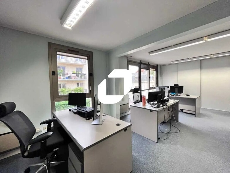 Bureau dans Versailles à vendre - Photo de l’immeuble – Image 1 sur 4