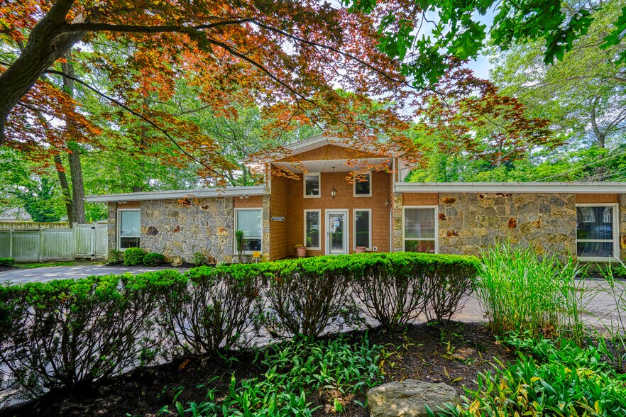 10 Hunter Ave, Miller Place, NY à vendre - Photo de l’immeuble – Image 2 sur 42