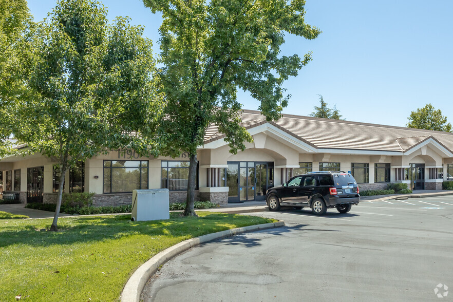 1190 Suncast Ln, El Dorado Hills, CA à louer - Photo de l’immeuble – Image 3 sur 5