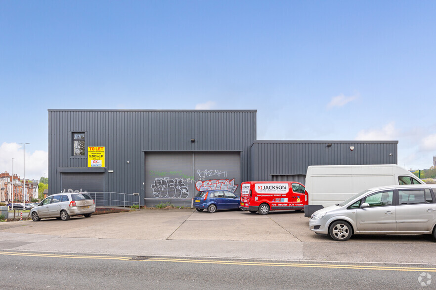 Scott Hall Rd, Leeds à louer - Photo de l’immeuble – Image 3 sur 4
