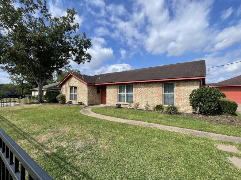 4516 11th St, Brookshire, TX à vendre - Photo principale – Image 1 sur 7