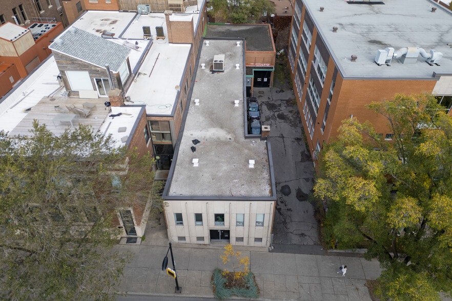 2251 Av Papineau, Montréal, QC à louer - Aérien – Image 2 sur 16
