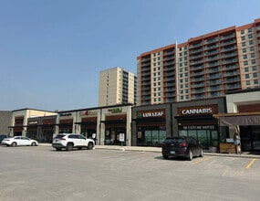 2727 Portage Ave, Winnipeg, MB à louer Photo de l’immeuble– Image 1 sur 2