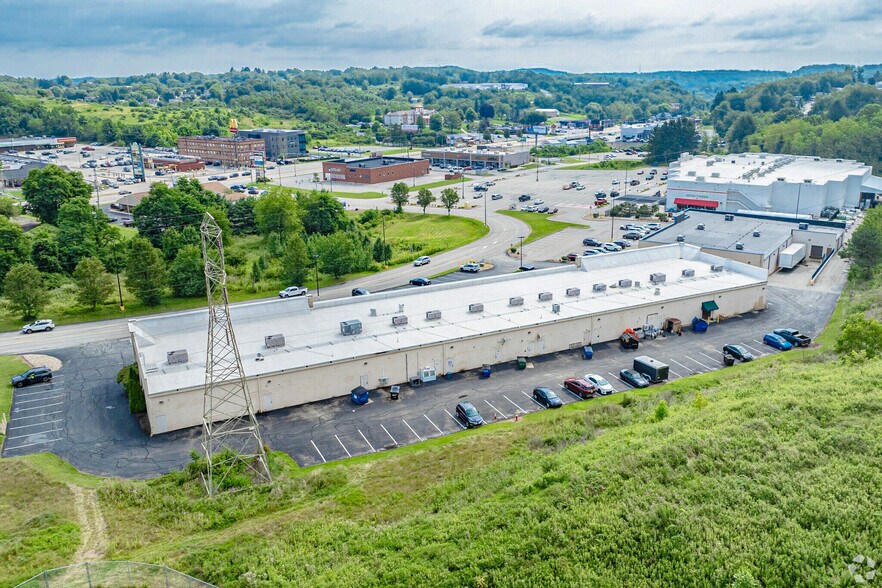 6750 Hollywood Blvd, Delmont, PA à louer - Photo de l’immeuble – Image 2 sur 5