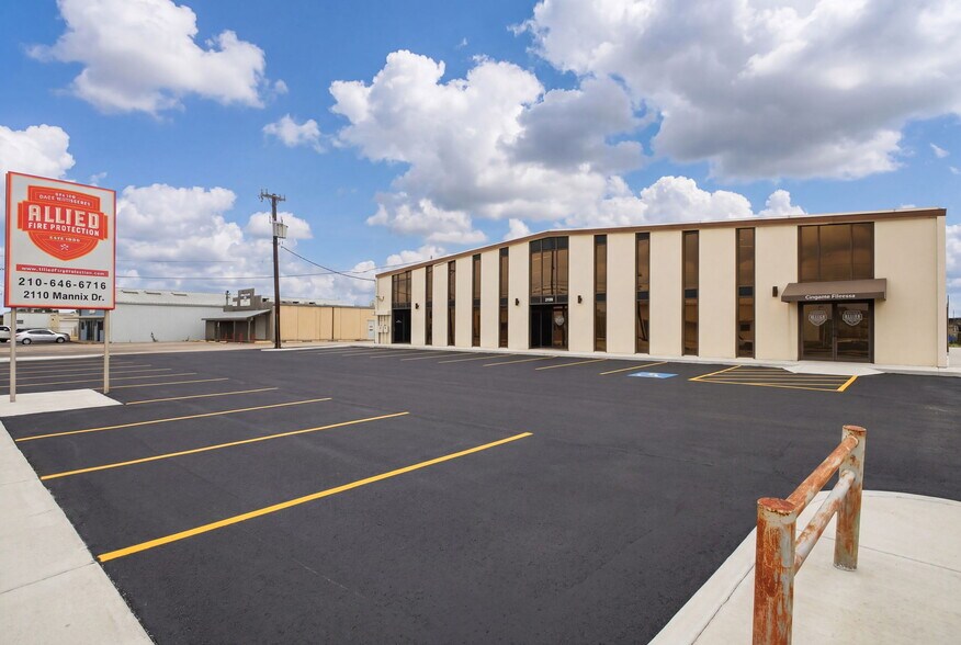 2110 Mannix Dr, San Antonio, TX à vendre - Photo de l’immeuble – Image 3 sur 78