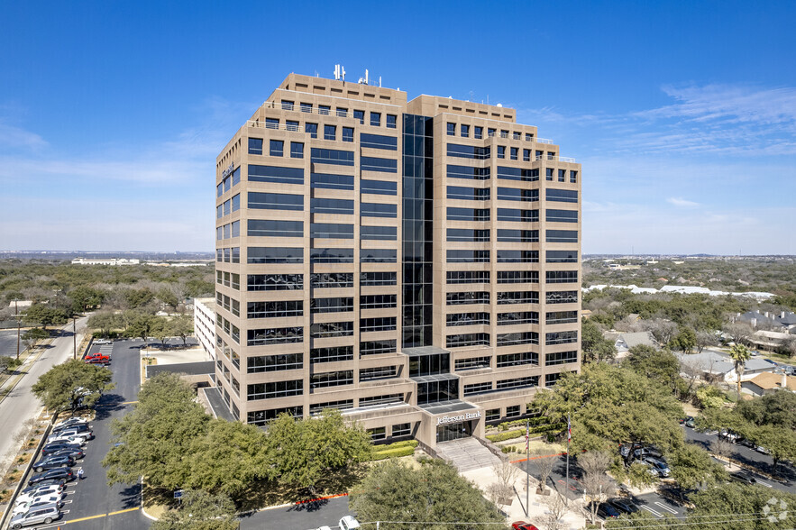 1777 NE Loop 410, San Antonio, TX à louer - Photo de l’immeuble – Image 1 sur 7