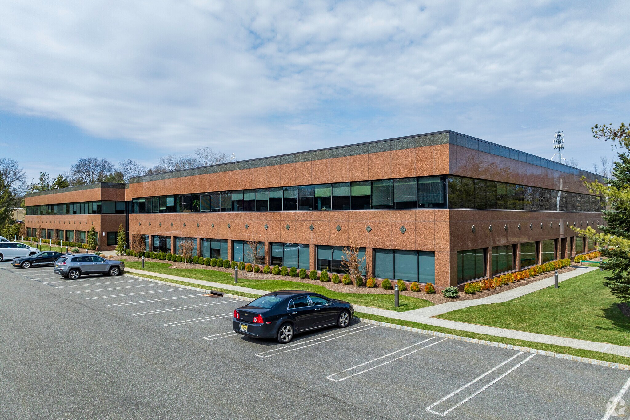 11 Philips Pky, Montvale, NJ à vendre Photo principale– Image 1 sur 13