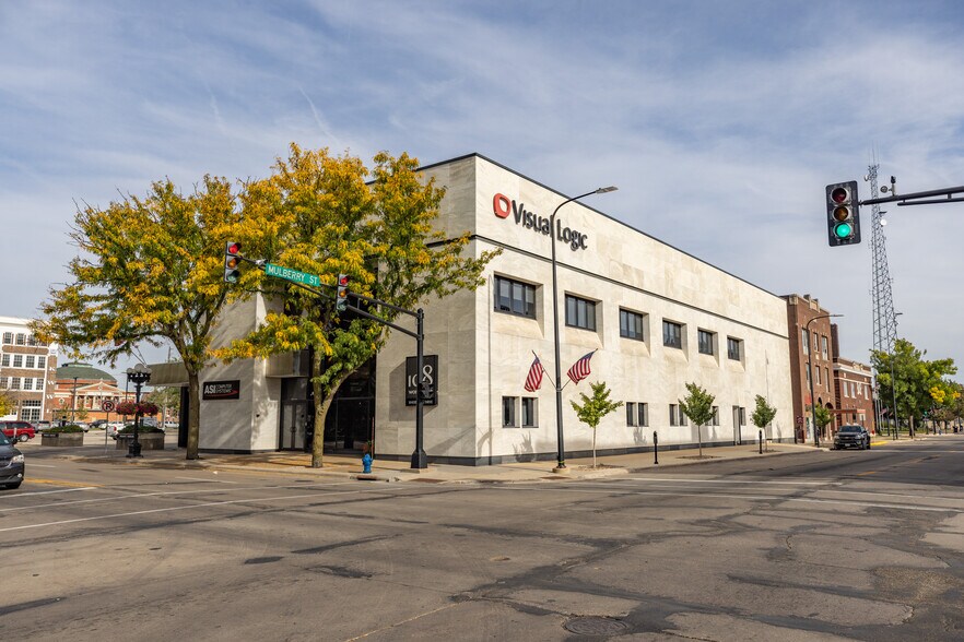 402-404 E 4th St, Waterloo, IA à vendre - Photo de l’immeuble – Image 1 sur 20