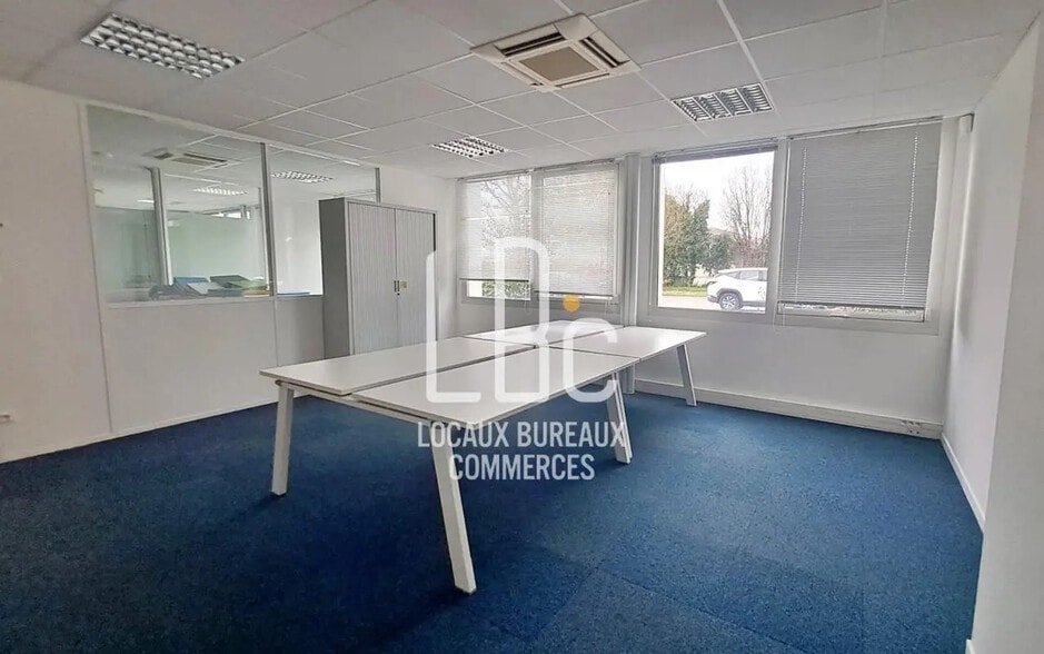 Bureau dans Carquefou à louer - Photo de l’immeuble – Image 2 sur 9