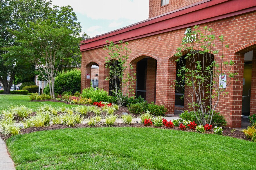 4031 University Dr, Fairfax, VA à louer - Photo principale – Image 1 sur 5