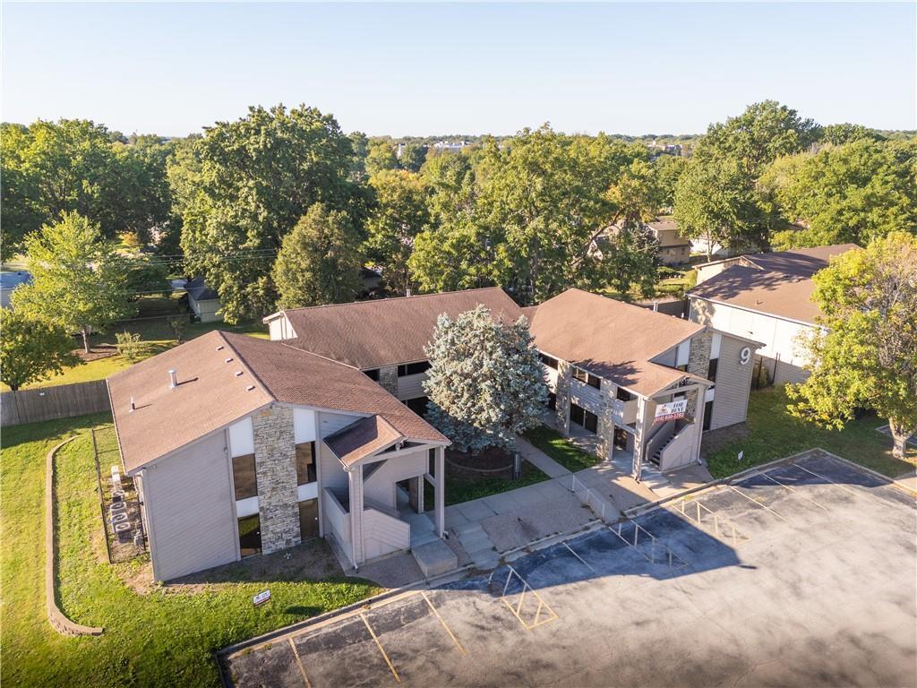 4216 S Hocker Dr, Independence, MO à vendre Photo principale– Image 1 sur 20