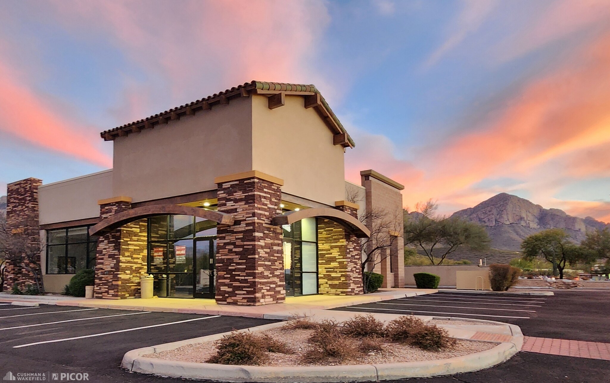 11625 N Oracle Rd, Oro Valley, AZ à louer Photo de l’immeuble– Image 1 sur 5