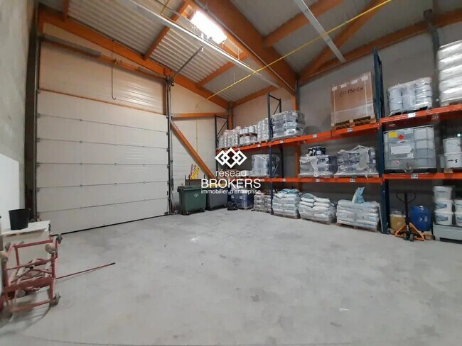 Plus de détails pour Local d'activités à louer