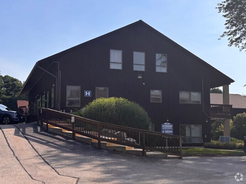 24 Salt Pond Rd, Wakefield, RI à vendre - Photo principale – Image 1 sur 10