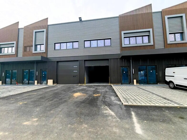 Industriel/Logistique dans Courtry à louer - Photo de l’immeuble – Image 2 sur 11
