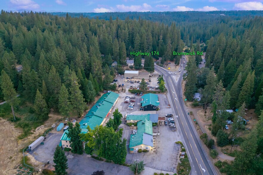 13451 Colfax hwy, Grass Valley, CA à vendre - Photo de l’immeuble – Image 3 sur 30