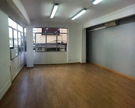 Bureau dans Sabadell, Barcelona à louer Photo intérieure– Image 1 sur 6