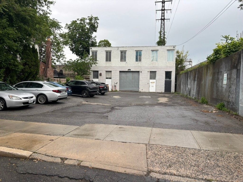 81 N Forest Ave, Rockville Centre, NY à louer Photo de l’immeuble– Image 1 sur 11